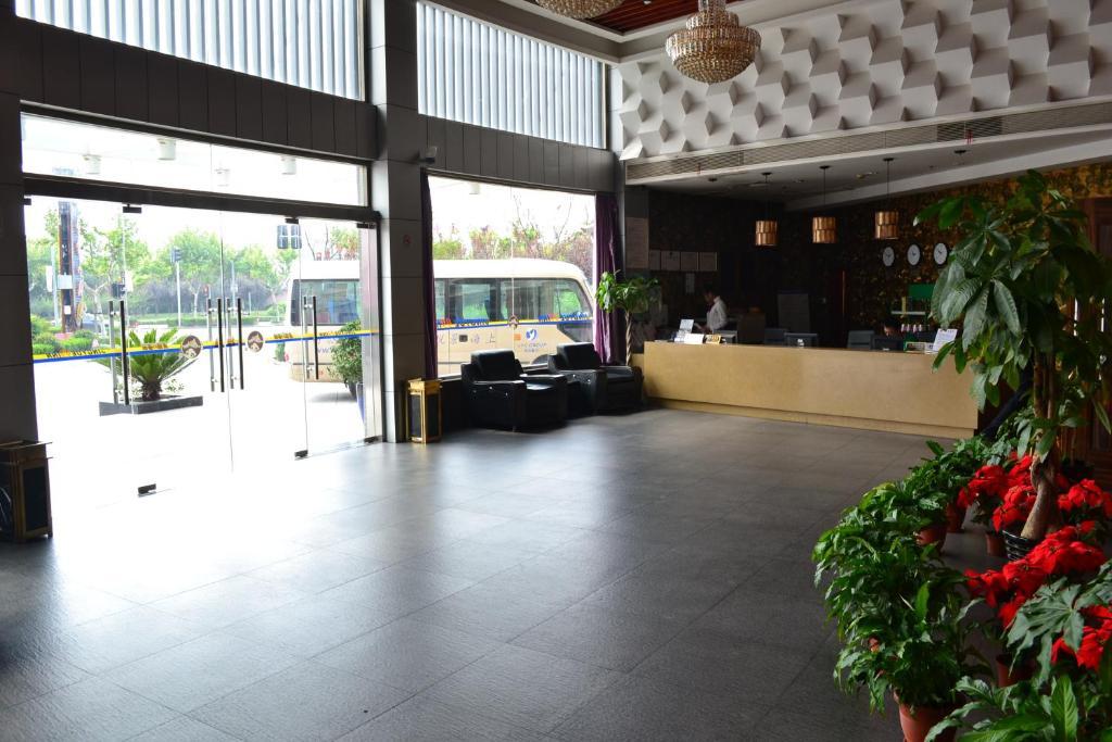 Jingyue 99 Inn Shanghai Pudong Airport Shiwan Branch Шанхай Экстерьер фото