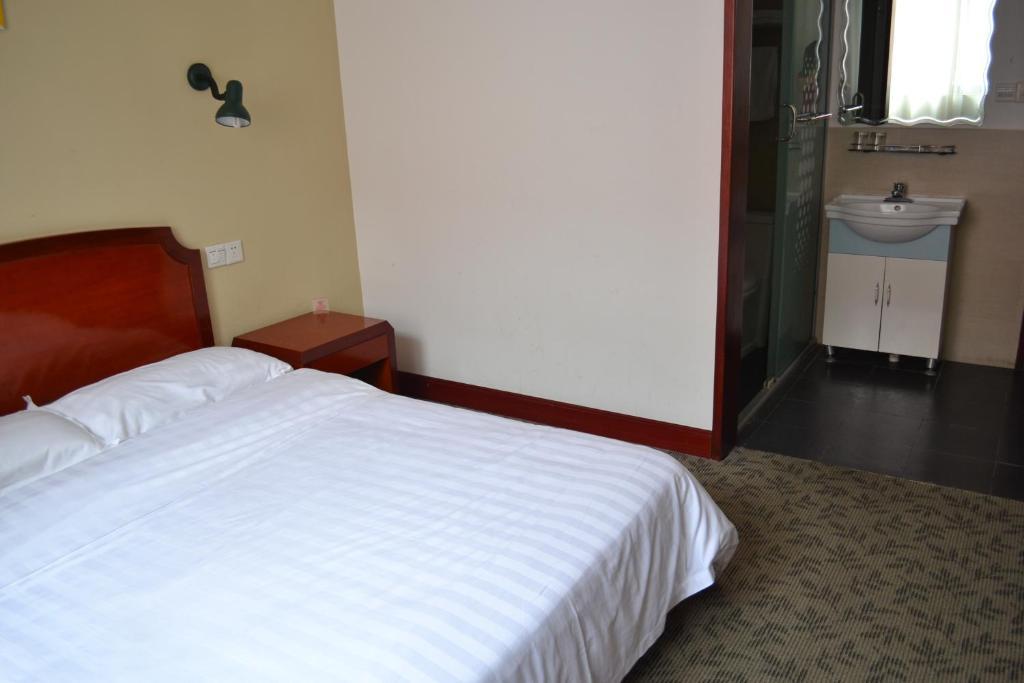 Jingyue 99 Inn Shanghai Pudong Airport Shiwan Branch Шанхай Номер фото